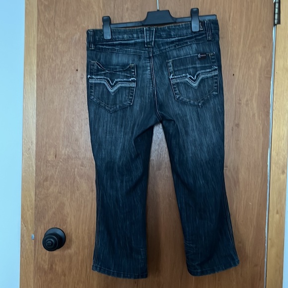 Low-rise dark washed denim capri - Picture 2 of 3